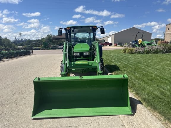 2018 John Deere 5055E - Thumbnail 3