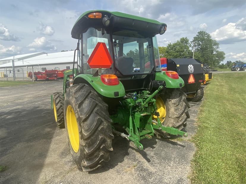 2017 John Deere 5065E - Thumbnail 4