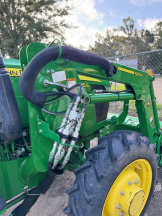 2016 John Deere 5075E - Thumbnail 6